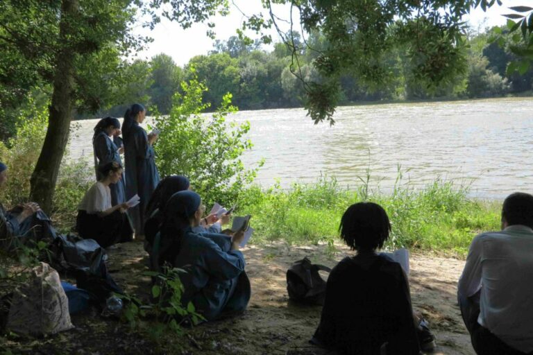 autre 1024x683 1 768x512